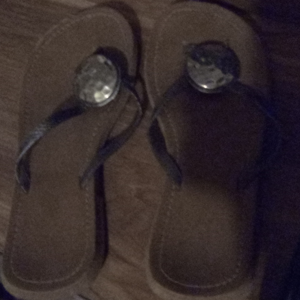 Metal dot sandels